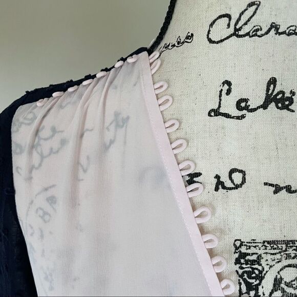 NWT L’AGENCE Perry Sheer Silk Two-Tone V-Neck Criss-Cross Blouse Size S - Picture 2 of 13